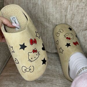 Hello Kitty Beige Clogs